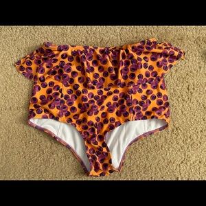 Kortni Jeane EUC Ruffle Around Bottoms